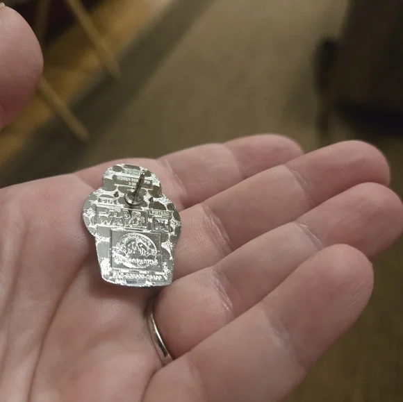 Disney World Wave B Star Wars Cupcake Pin - Picture 4 of 4